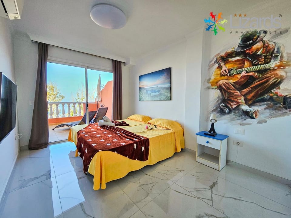 Bed, TV and multimedia, Balcony/Terrace, Bedroom, Sea view, towels, air conditioner