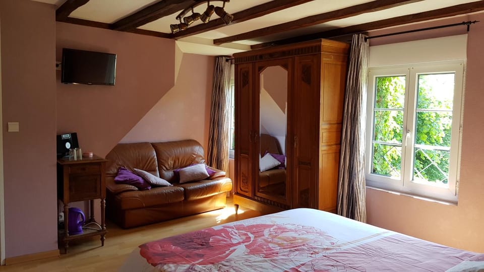 L ANCIEN MOULIN A GRAINS Bed and Breakfast in Normandy