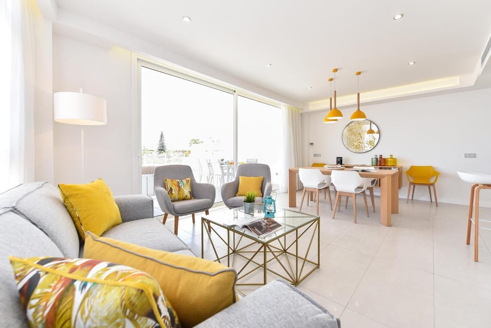 Living room, Seating area, Dining area