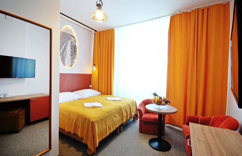 Bed, Photo of the whole room