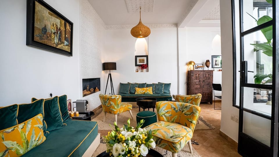 Living room, Seating area