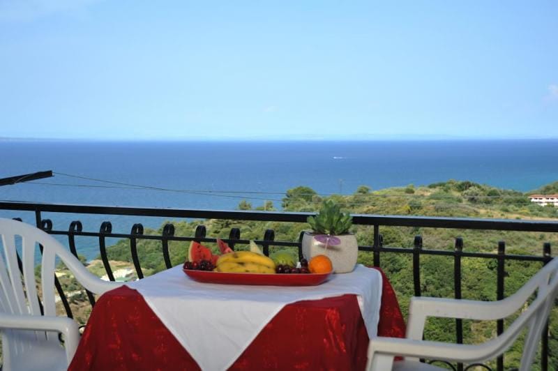 Day, Balcony/Terrace, Food