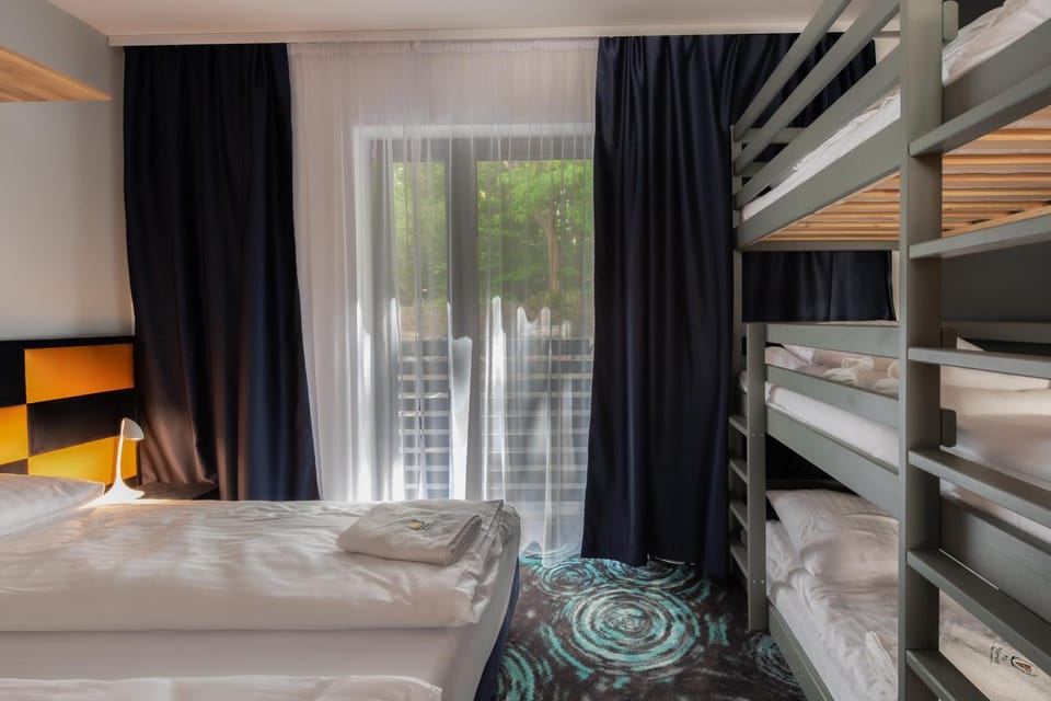 Bed, Bedroom, bunk bed