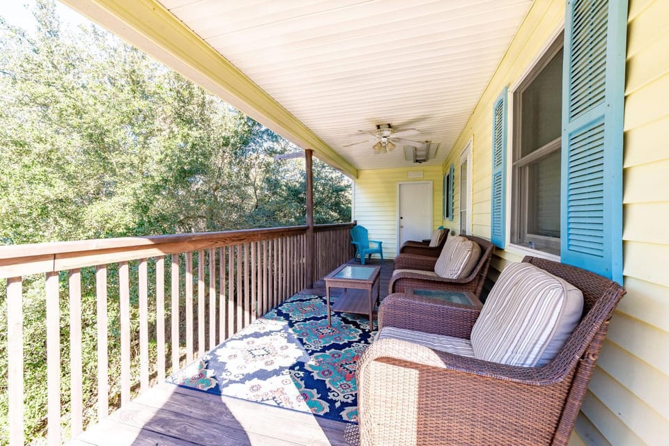 Landing Pad - Kill Devil Hills, Oceanside, 350 Yards to Beach, Flex Stays, 4 BR House in Kill Devil Hills