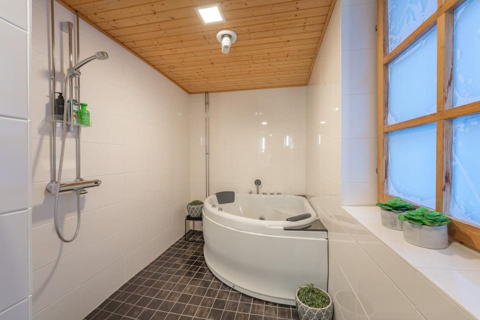 Hot Tub, Bathroom, Bath