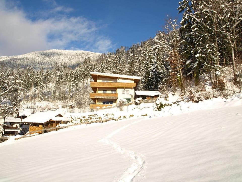 Property building, Day, Winter