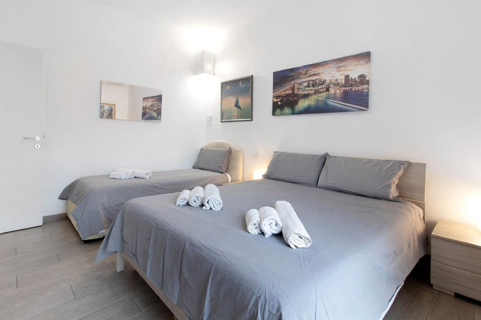 Living room, Bedroom