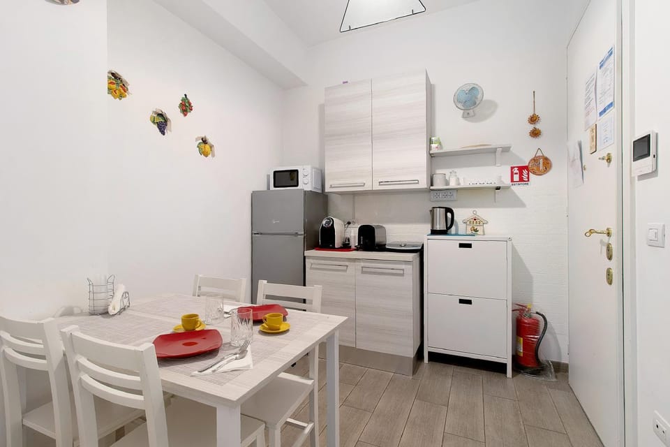 Property building, Kitchen or kitchenette, Living room