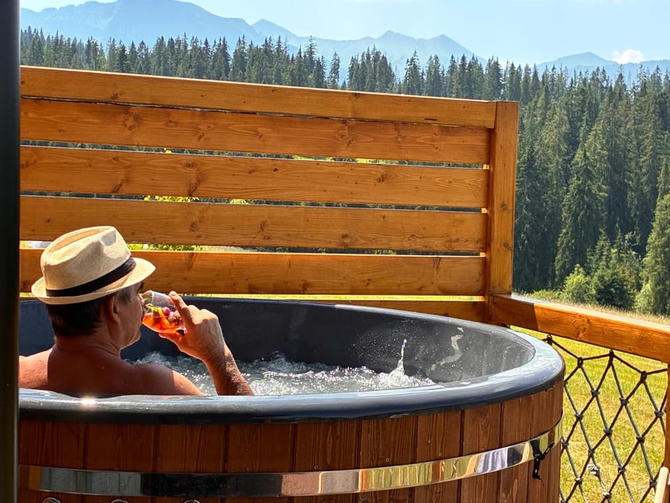 Hot Tub, Mountain view