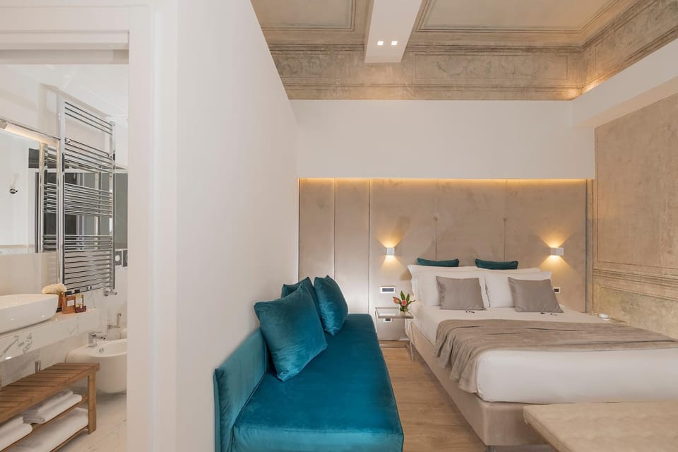 Photo of the whole room, Bedroom, towels