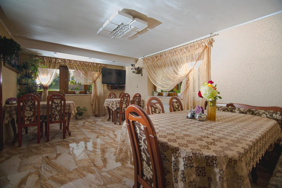Dining area, Breakfast