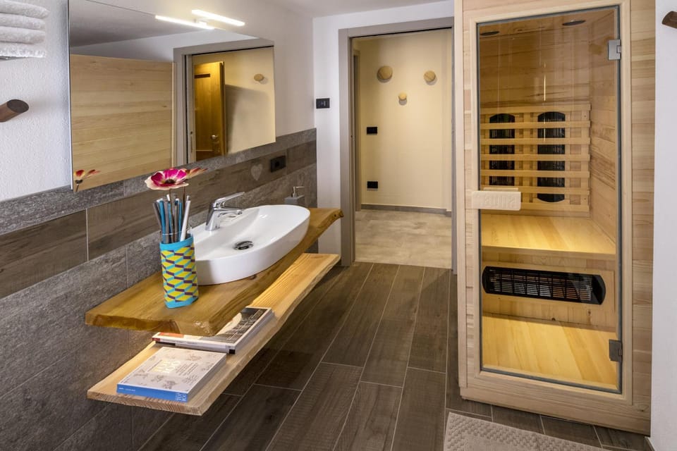 Sauna, Bathroom