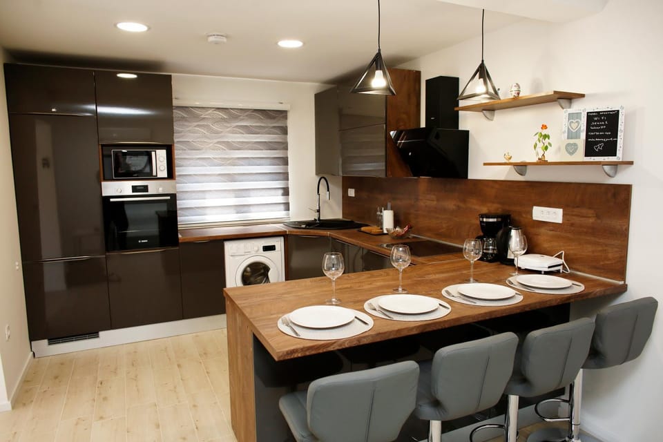 Dining area, Communal kitchen