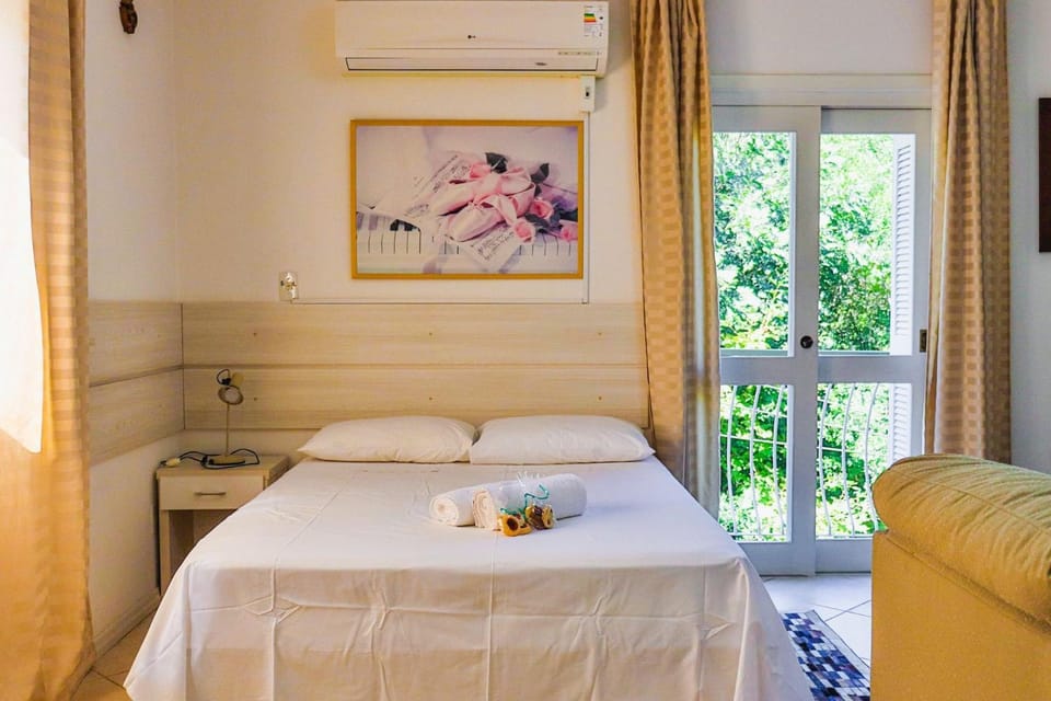 View (from property/room), Photo of the whole room, Bedroom