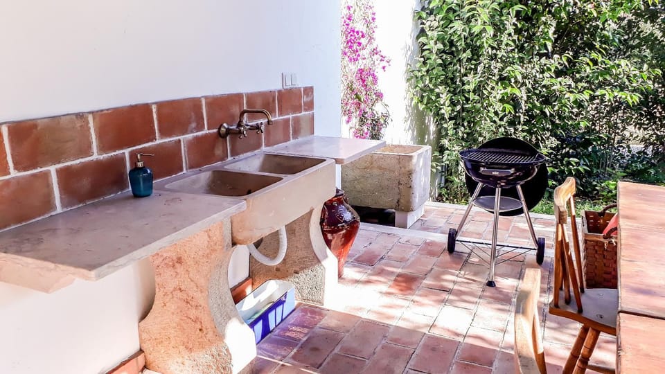 BBQ facilities, Garden, Balcony/Terrace