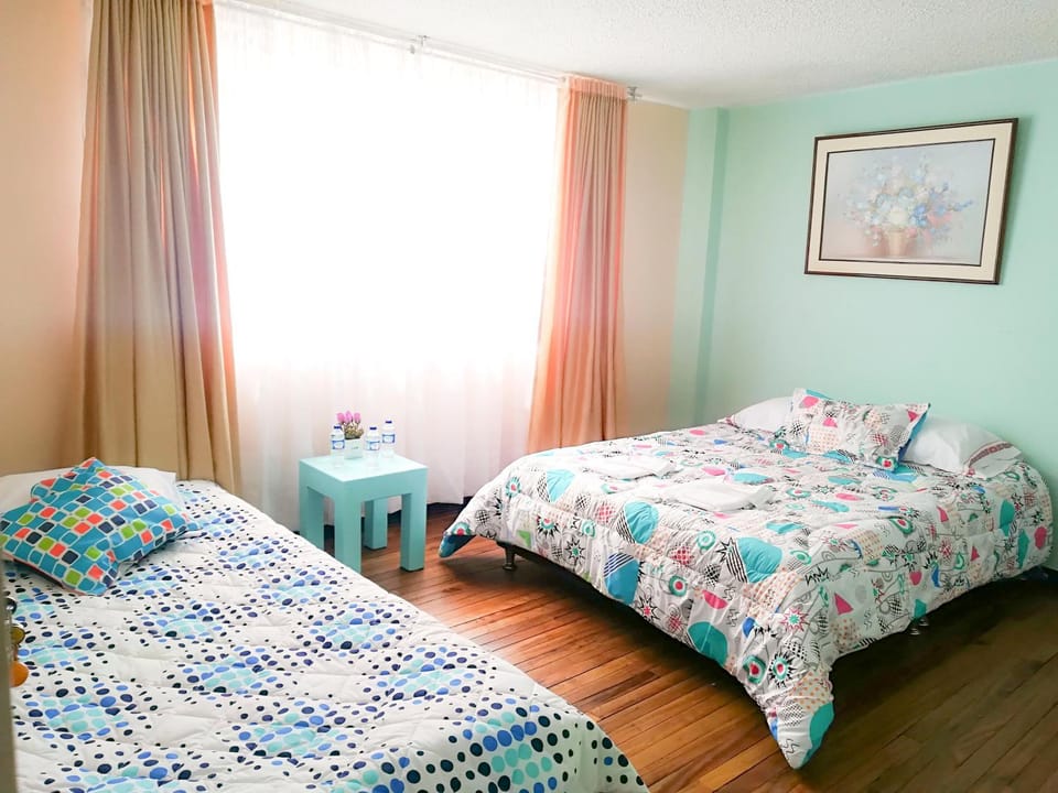 Bed, Photo of the whole room, Decorative detail, bunk bed