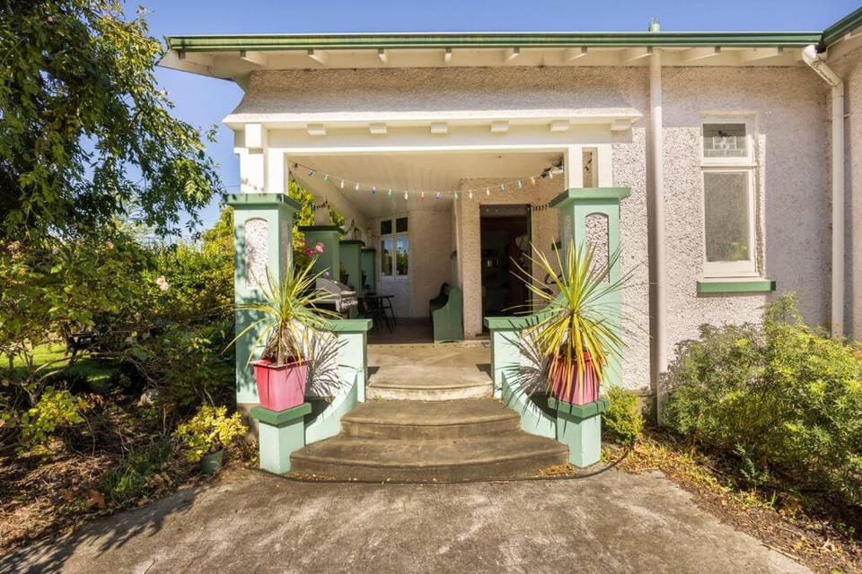History @ Renall Vacation rental in Wellington Region