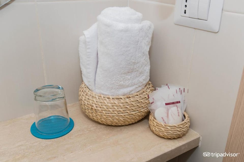 Bathroom, Decorative detail