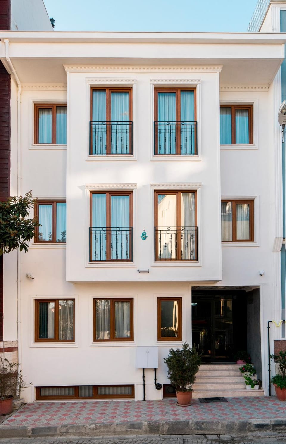 Facade/entrance