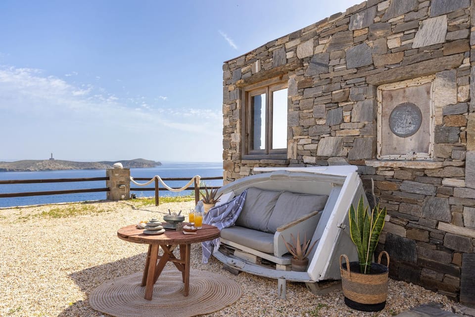 View (from property/room), Balcony/Terrace, Seating area, Sea view, sunbed