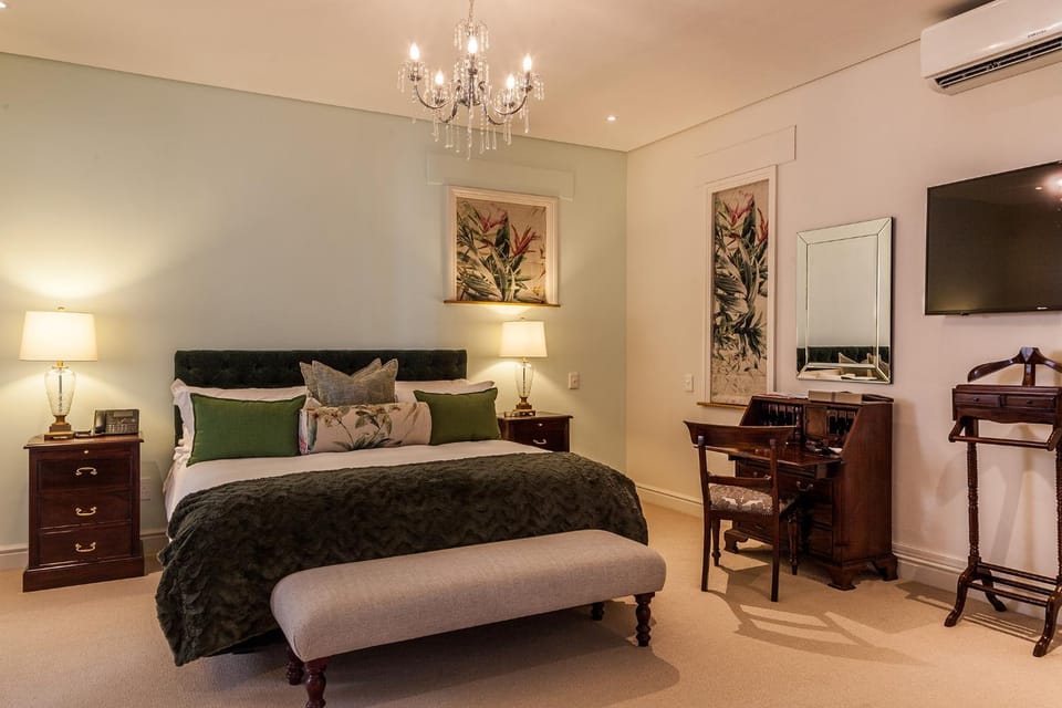 Bed, TV and multimedia, Bedroom, air conditioner