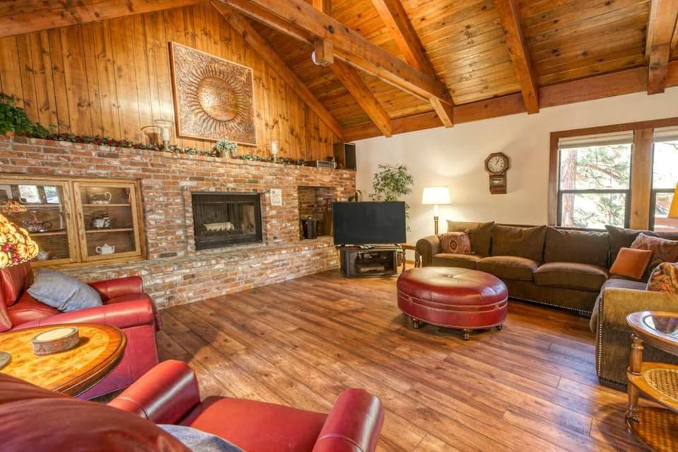 Skyland Retreat - Max nighttime occupancy of 8 House in Skyland