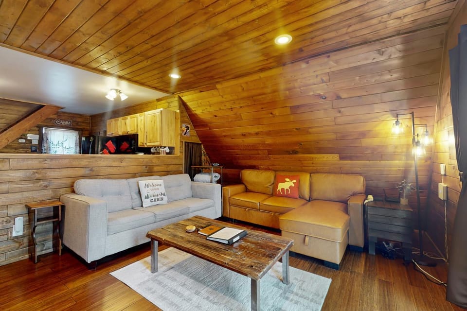 Copper Top Ski Chalet Hotel in Washington