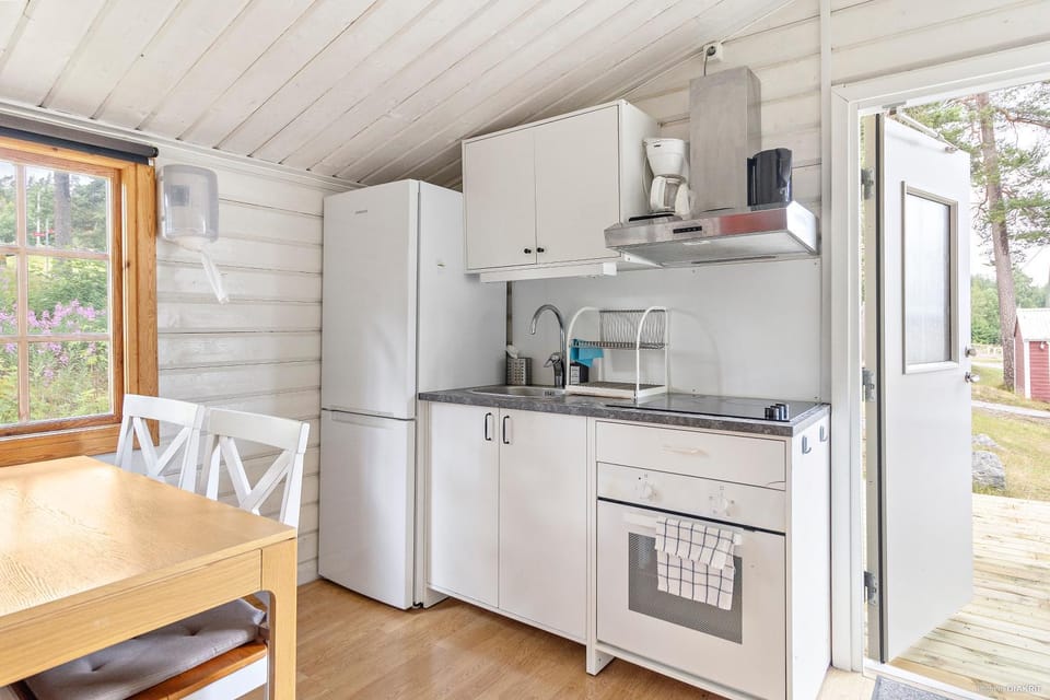 Kitchen or kitchenette, oven, stove, kitchen