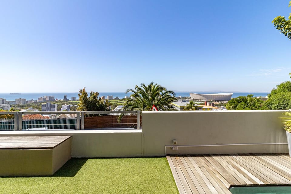 Balcony/Terrace, City view
