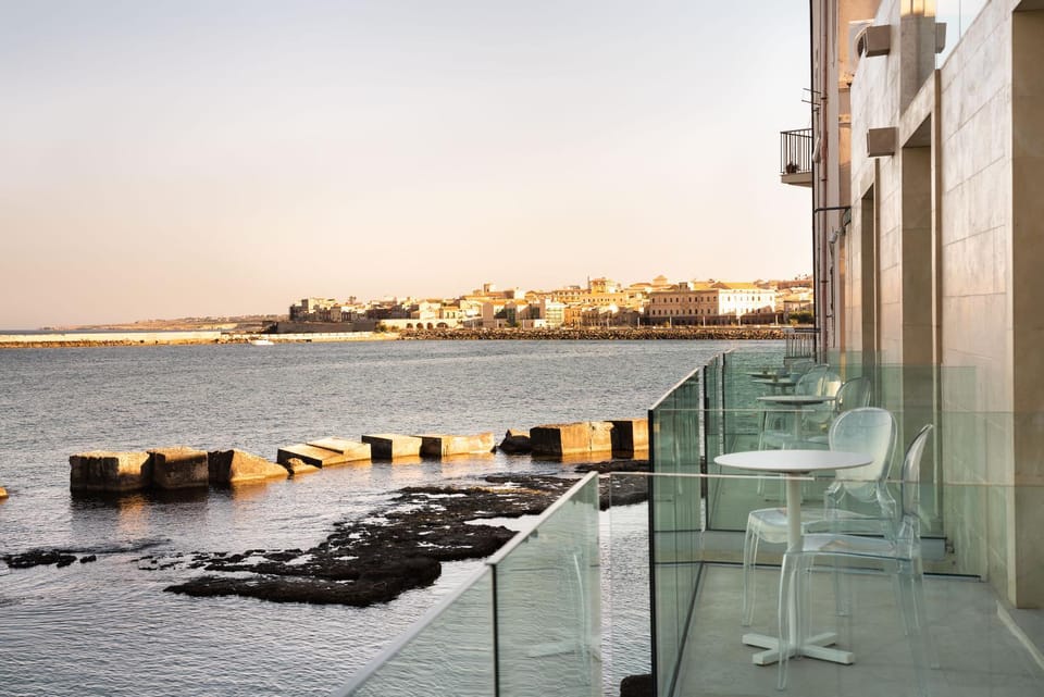 Property building, Balcony/Terrace, City view, Sea view