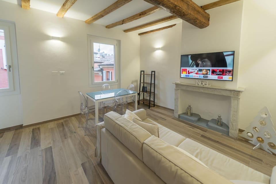 TV and multimedia, Living room, Seating area