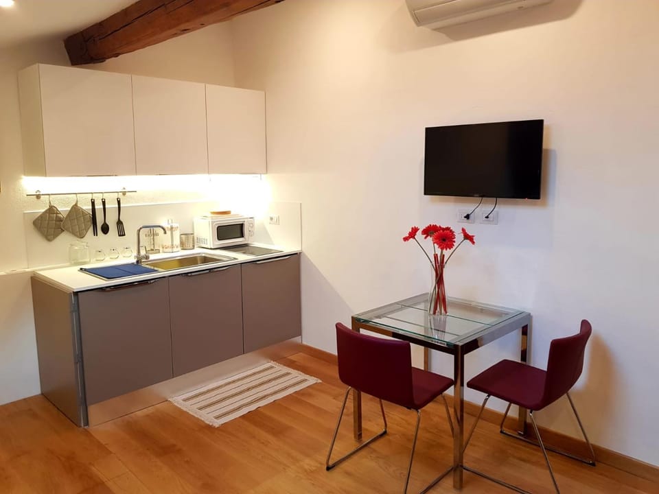 Loft Bianco Apartment in Florence