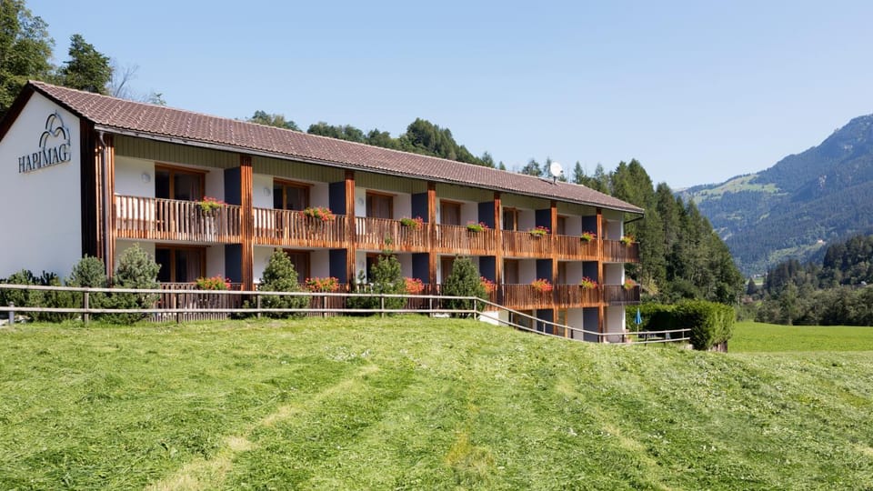 Property building, Off site, Natural landscape, Garden view, Mountain view