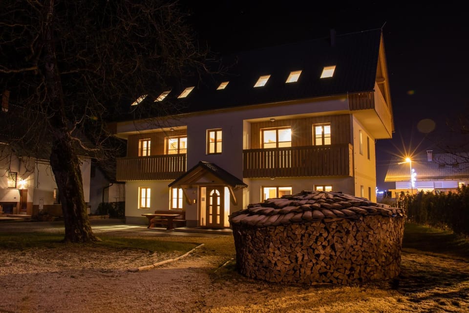 Apartments & Rooms Pr' Skalovc Bed and Breakfast in Slovenia