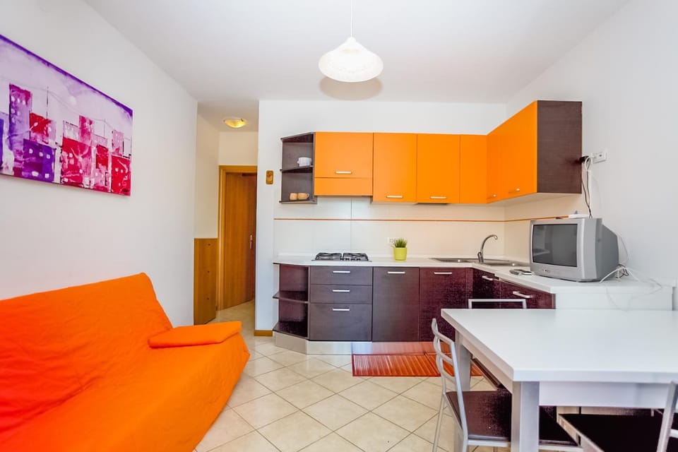 Kitchen or kitchenette, Living room, Dining area