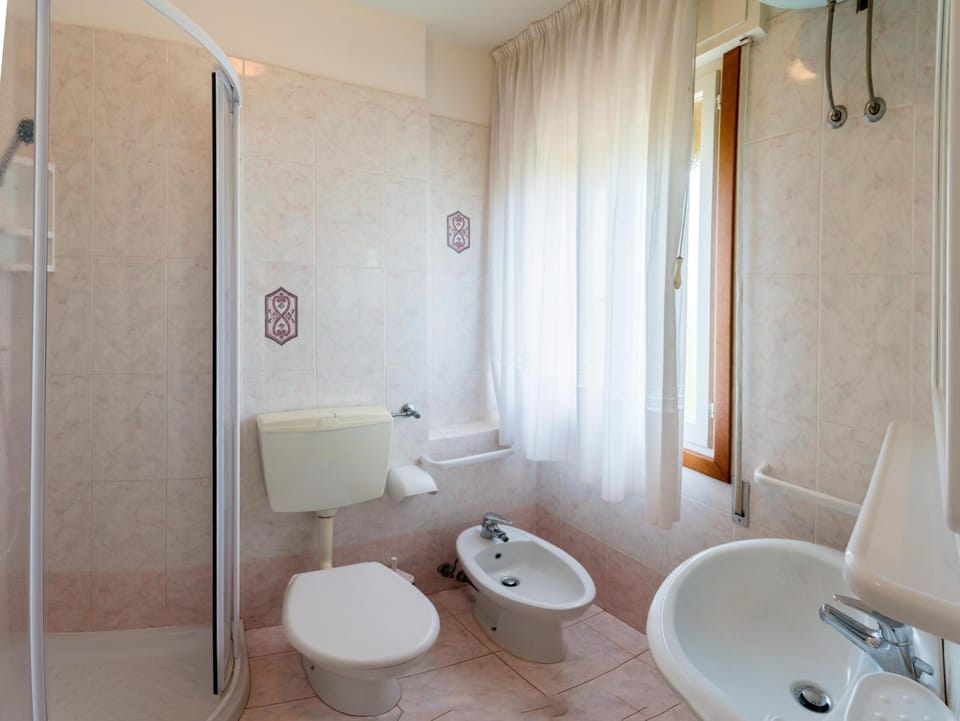 Shower, Toilet, Bathroom, bidet