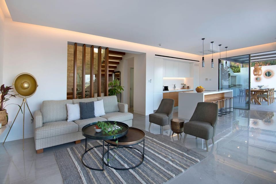Living room, Seating area, Dining area