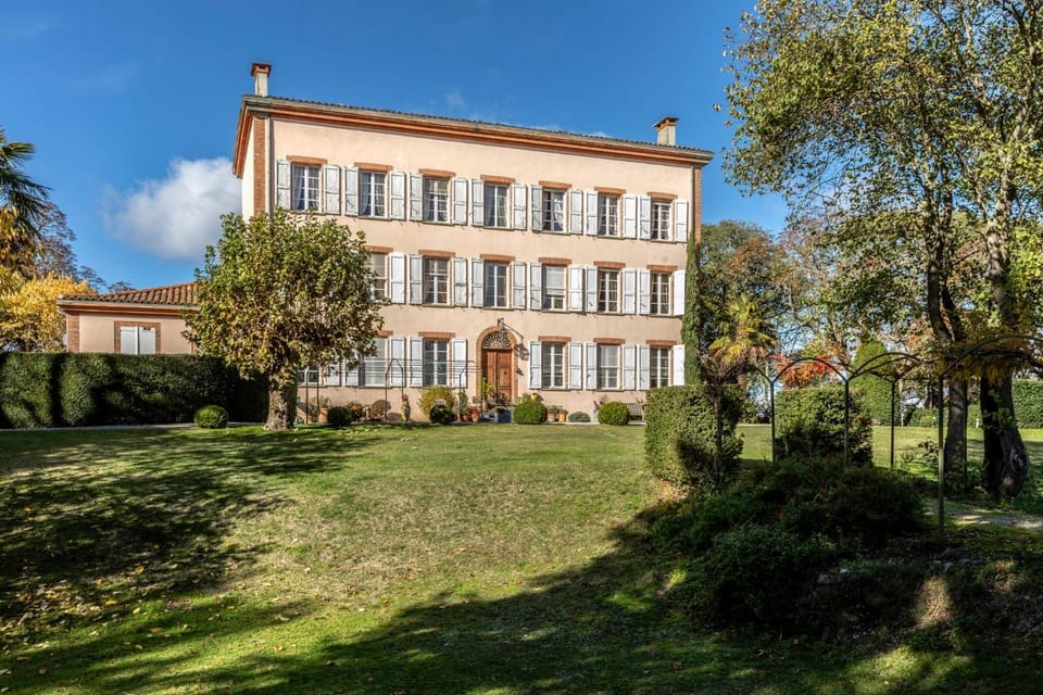Property building, Garden