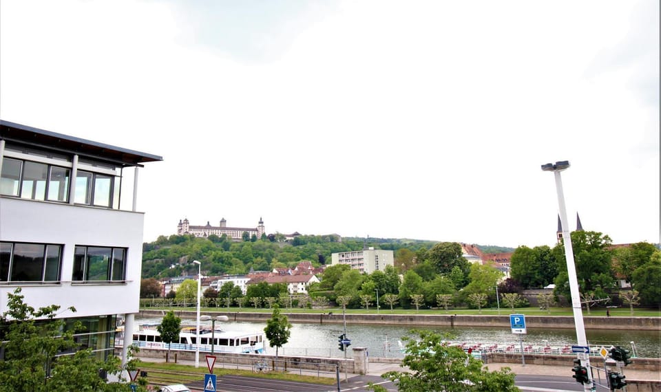 Luxury city apartment - view of river and castle Apartment in Wurzburg