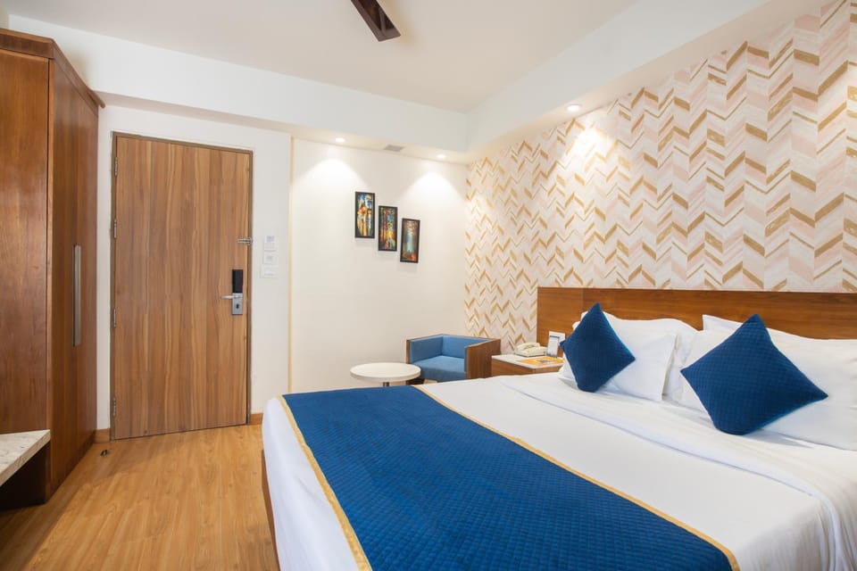 Bed, Photo of the whole room, Bedroom