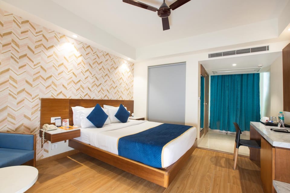 Bed, Photo of the whole room, Bedroom, air conditioner