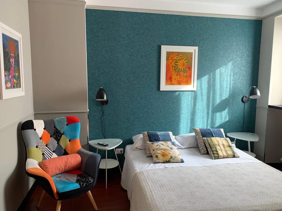Bed, Bathroom, Photo of the whole room, Bedroom