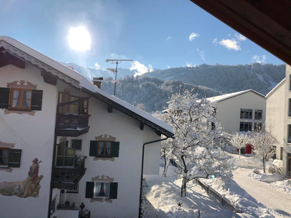 Balcony/Terrace, Mountain view