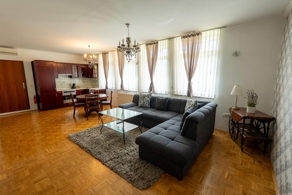 Living room, Dining area, kitchen