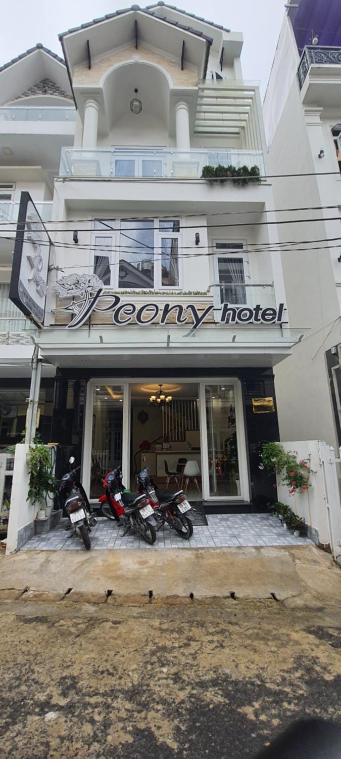 Property building, Facade/entrance, Property logo or sign
