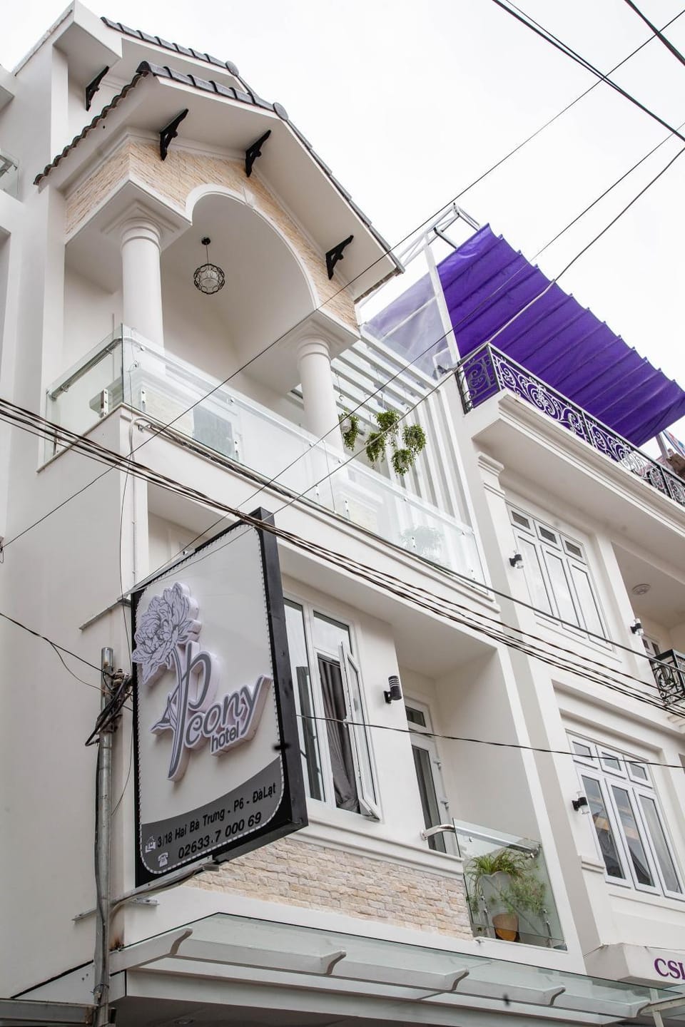 Property building, Day, Property logo or sign, Balcony/Terrace