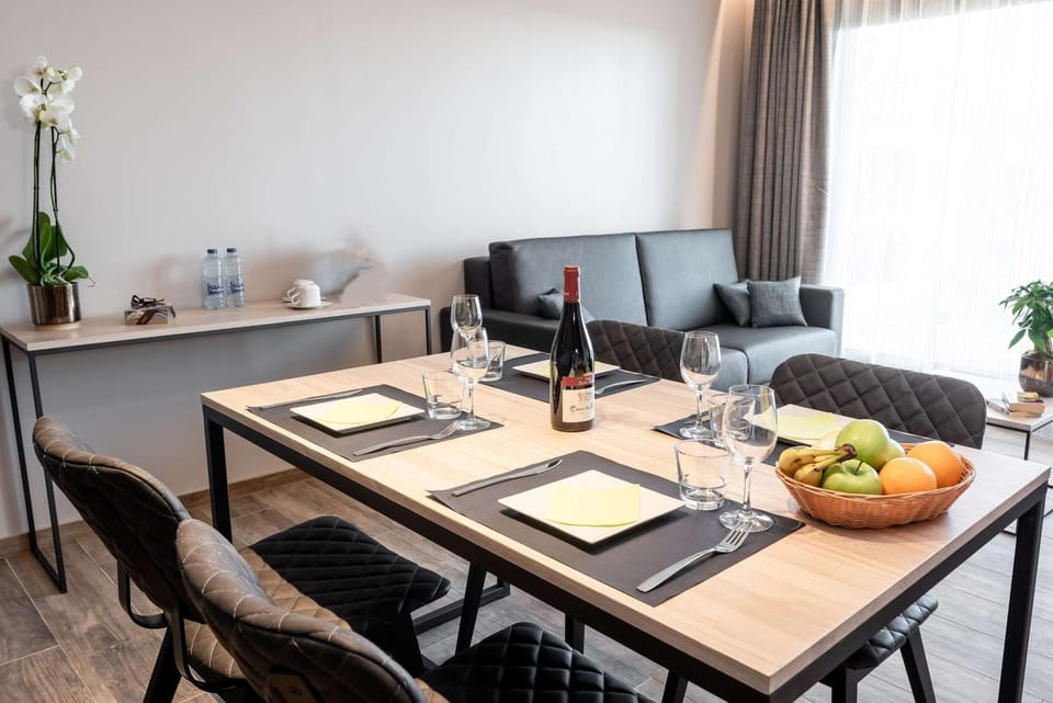 Photo of the whole room, On site