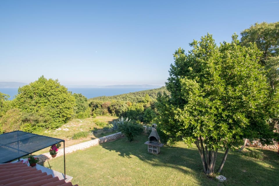Garden view, Sea view