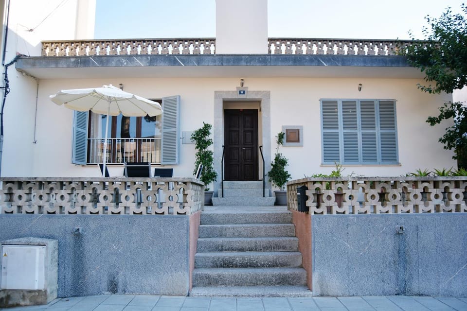 Property building, Facade/entrance, Off site