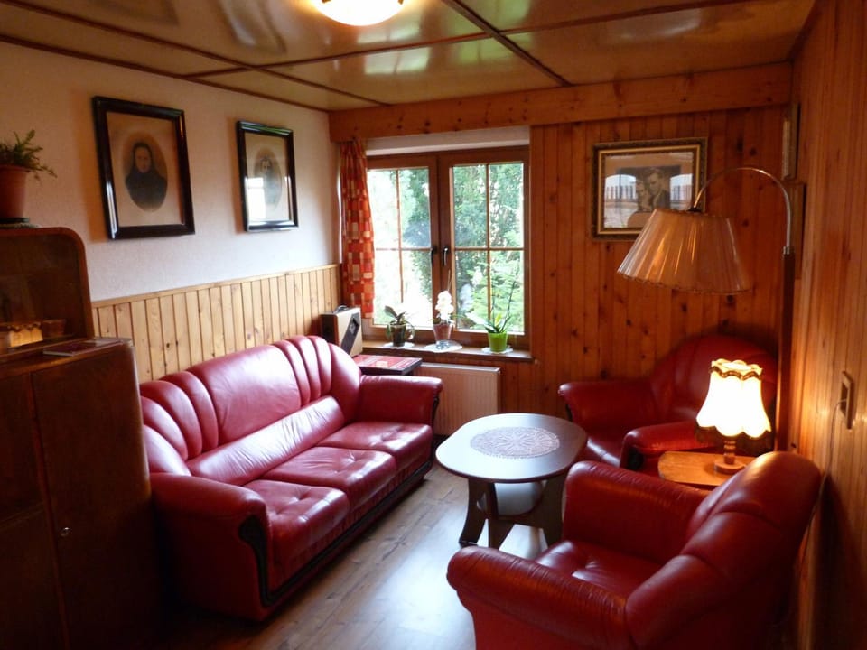 Day, Living room, Seating area